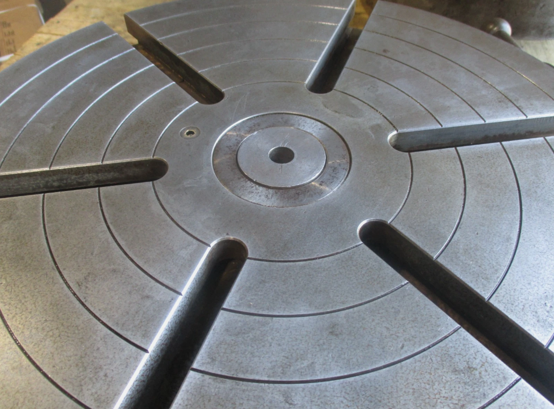 15" News (Yuasa) horizontal round rotary table with 5/8" T-slots - Image 4