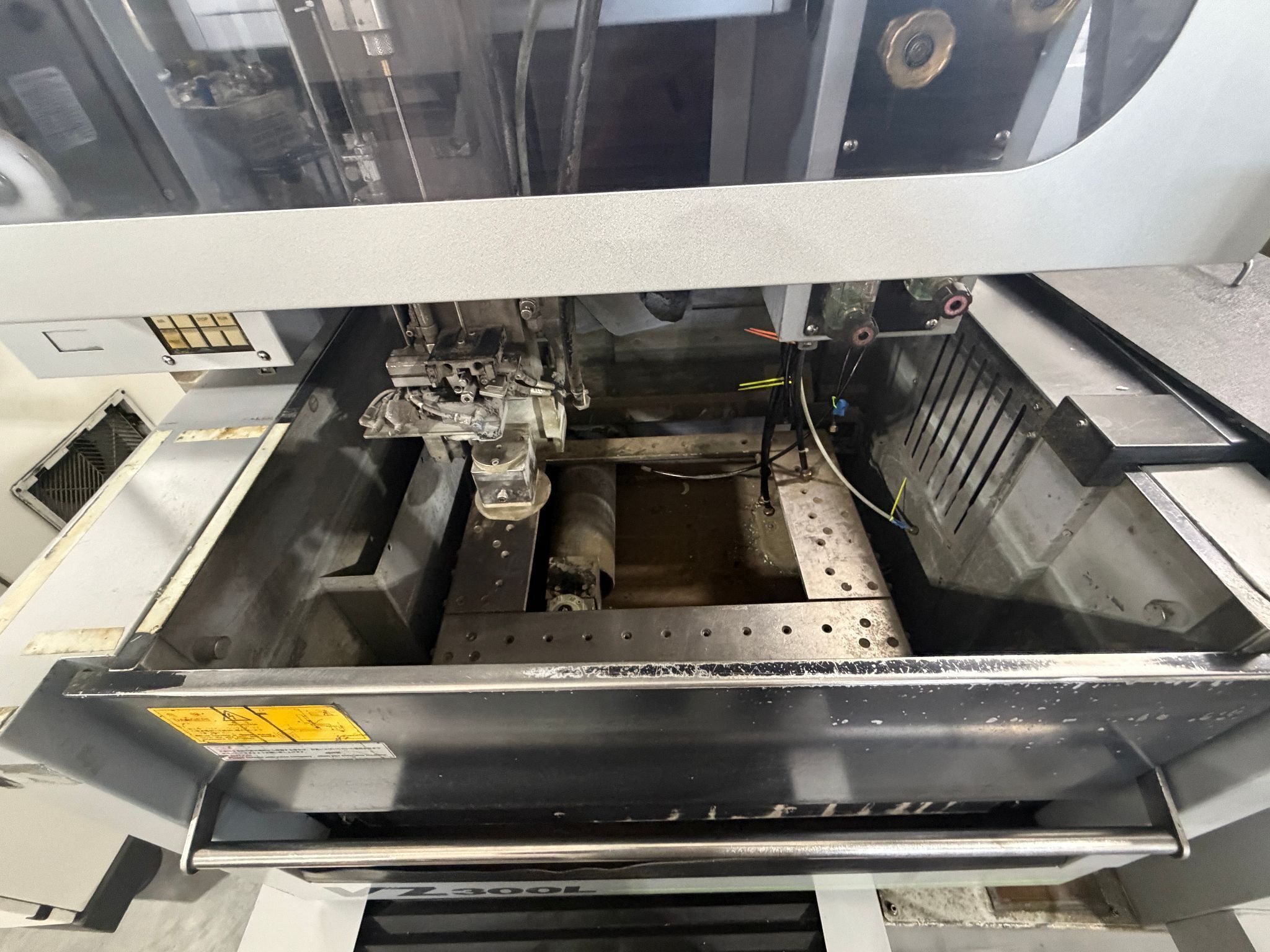 Sodick #VZ300L LN2W wire Electrical Discharge Machine, 85" L x 28" W x 71" H tank, 2015 - Image 3