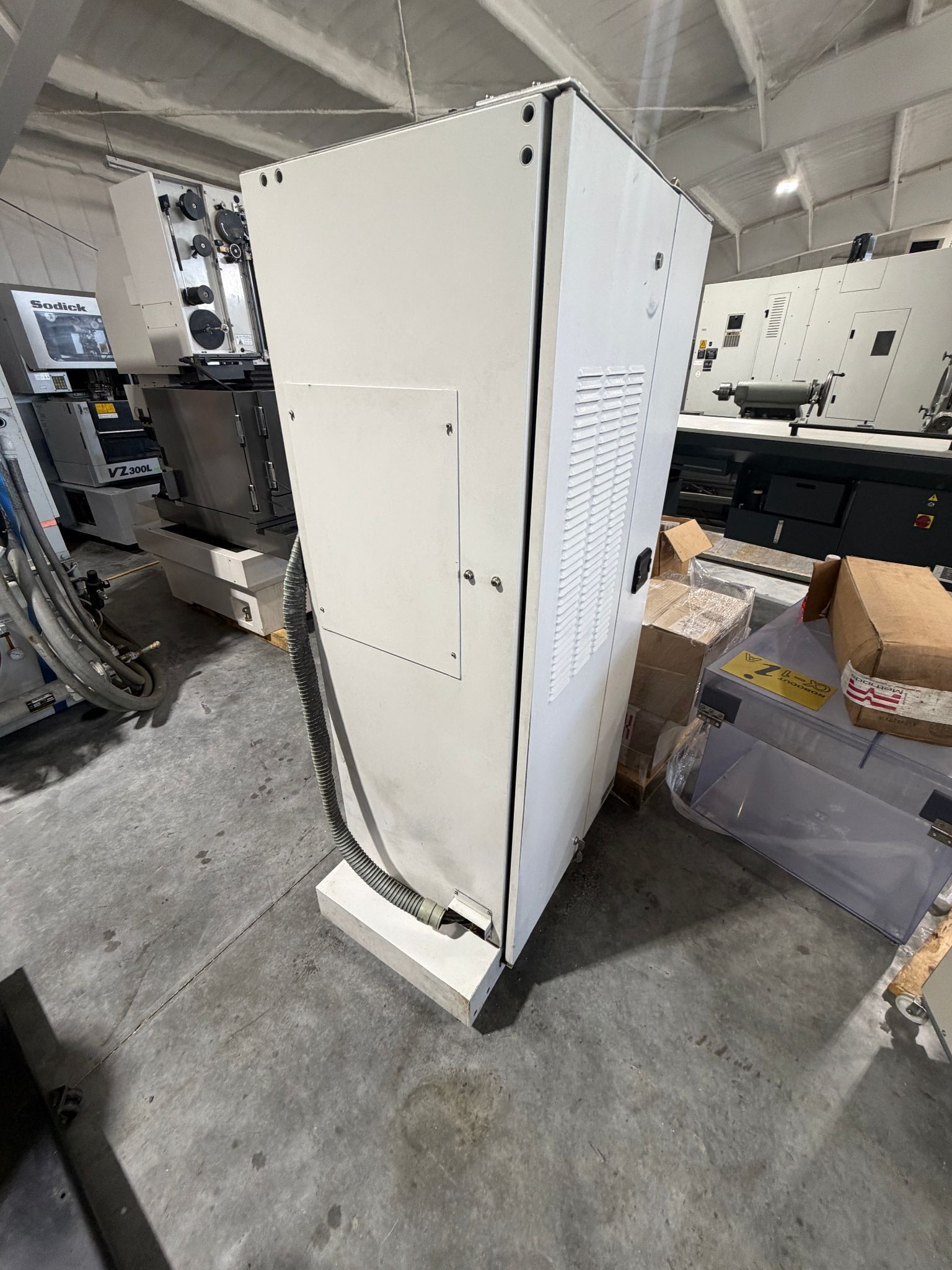 Fanuc #Robocut-Alpha-1iA, wire Electrical Discharge Machine, 2000 - Image 8