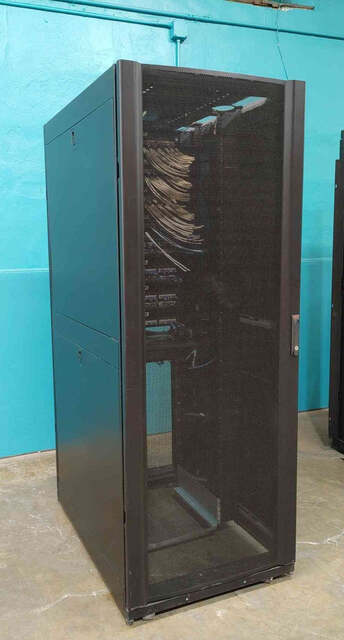 APC NetShelter SX #AR3150, 42U Wide Server Rack Enclosure, Populated Patch Panels - Image 3