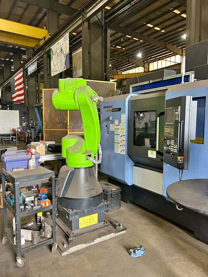 Daewoo Doosan #DNM-350/5AX, 5-Axis CNC Vertical Machining Center, 23.6" X, 25.8" Y, 19.7" Z, 13.8" table - Image 1