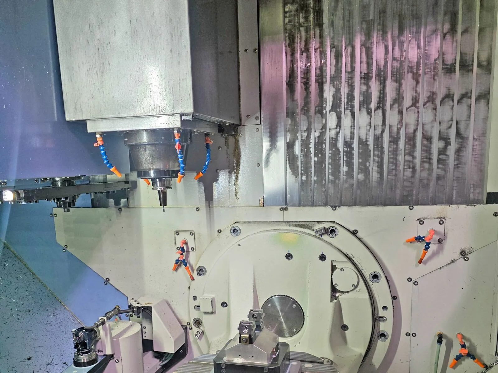 Daewoo Doosan #DVF-5000, 5-Axis CNC Vertical Machining Center, 25" X, 18" Y, 16" Z, 42 HP, 18000 RPM, 120 - Image 3