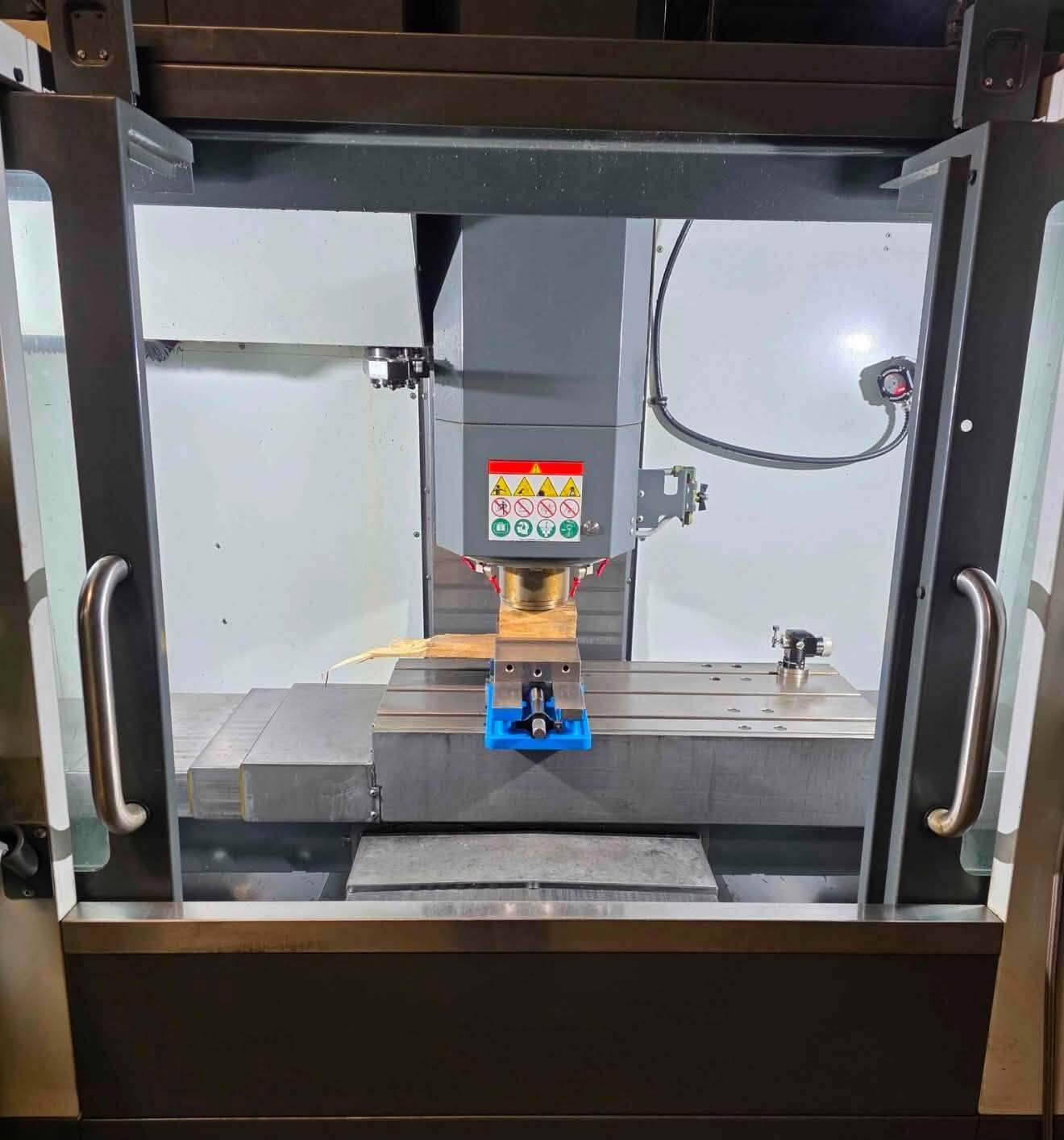 Haas #VF-2, CNC Vertical Machining Center, 30" X, 16" Y, 20" Z, 36" x 14" table, 30 HP, 8100 RPM, 30 - Image 2