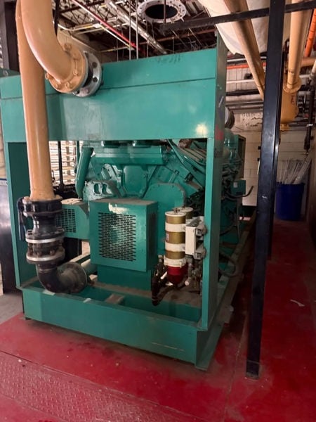 1250 KW Cummins #1250DFLC Diesel generator set, #KTA50G3 engine, skid mount, 870 hr, warranty - Image 6