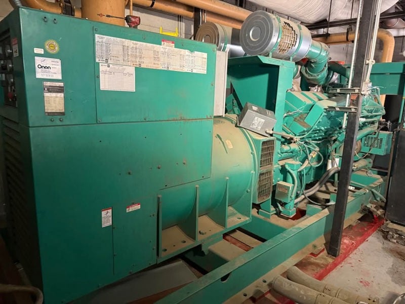 1250 KW Cummins #1250DFLC Diesel generator set, #KTA50G3 engine, skid mount, 870 hr, warranty - Image 8