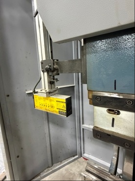 110 Ton Durma #25100, CNC Hydraulic Press Brake, 100' overall, 86" between housing, 18" open, 18" stroke, 16" - Image 3