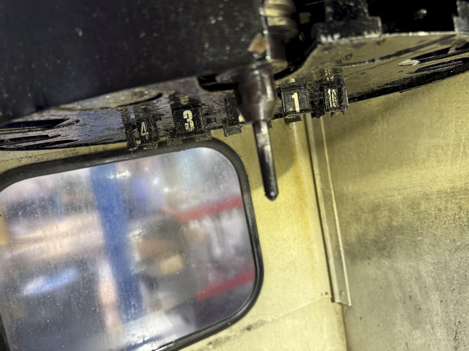 Haas #VF-1, CNC vertical machining center, 3-Axis, 20" X, 16" Y, 20" Z, 5000 RPM, 16 automatic tool changer - Image 4