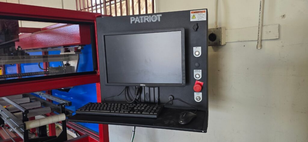 Custom Machine Motioneering #Patriot-3500, CNC single bay vinyl router, less than 100 hours, 2024 - Image 2