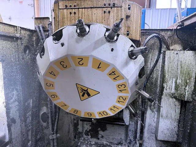 Fanuc #Robodrill-T14iB, vertical machining center, 19.7" X, 15.7" Y, 13" Z, 15000 RPM, 14 automatic tool - Image 3