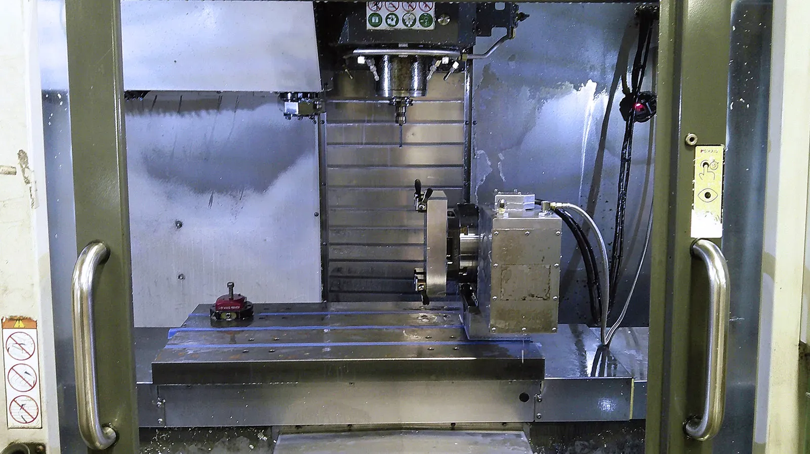 Haas #VF-2SSYT, vertical machining center, 30" X, 20" Y, 20" Z, 30 HP, 12000 RPM, 24 automatic tool changer - Image 2