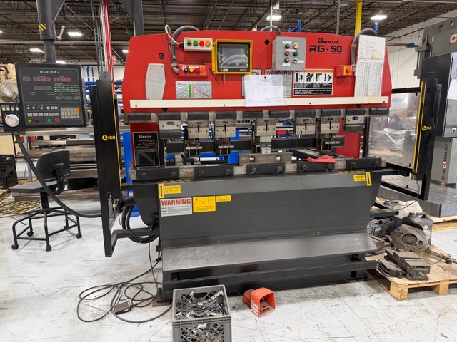 50 Ton, Amada #RG-50, CNC Press Brake, 82" max. bending length, 60" between housings, 1.8' throat, 3.94" - Image 2