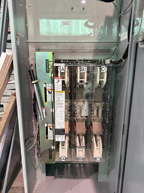 3000 Amp. Cummins Onan #OTPCH-5702788, Automatic Transfer Switch, 480 Volts, 3-pole, PowerCommand digital - Image 3