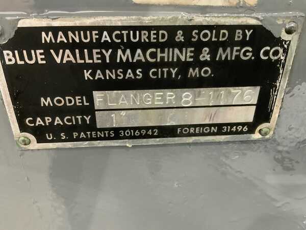 1" Blue Valley #8, flanger, hydraulic adjustment, pneumatic center hold down, side guide rolls, 20 HP - Image 5