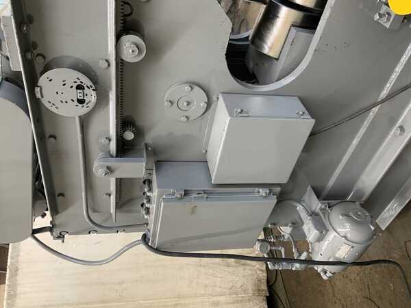 1" Blue Valley #8, flanger, hydraulic adjustment, pneumatic center hold down, side guide rolls, 20 HP - Image 8