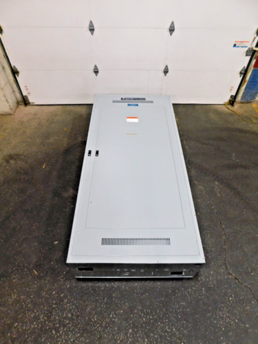 600 Amp. General Electric, Spectra Series panelboard, 480Y/277 Volts, 3 phase, 4 W., 600 Amp. main breaker - Image 2