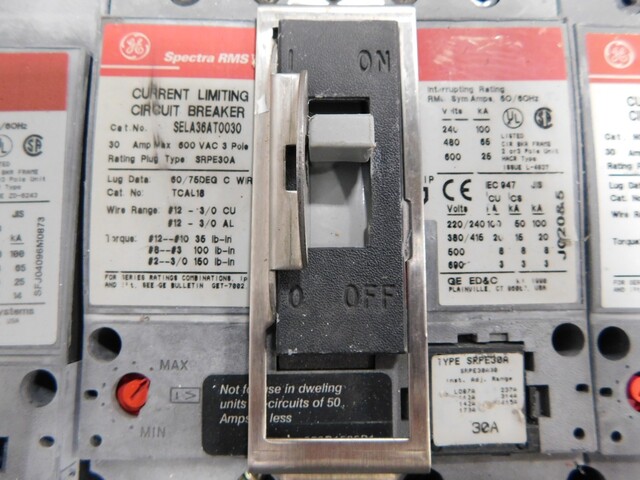 600 Amp. General Electric, Spectra Series panelboard, 480Y/277 Volts, 3 phase, 4 W., 600 Amp. main breaker - Image 8