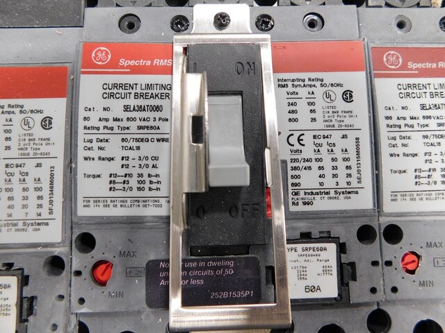 600 Amp. General Electric, Spectra Series panelboard, 480Y/277 Volts, 3 phase, 4 W., 600 Amp. main breaker - Image 9
