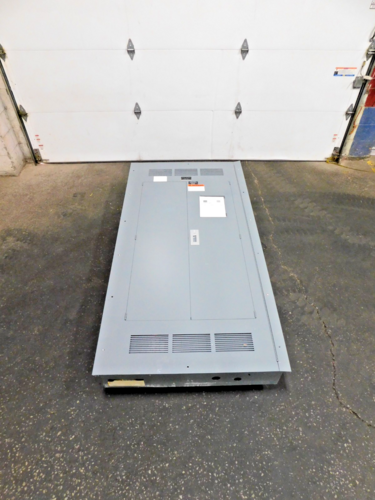 800 Amp. Square D, HCW-12-240262480, I-Line panelboard, 208Y/120 Volts, 3 phase, 4 W., 800 Amp. main breaker - Image 2