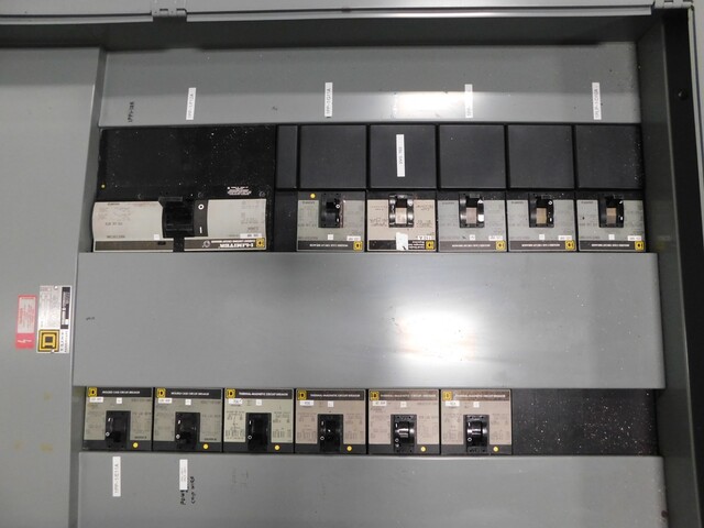 800 Amp. Square D, HCW-12-240262480, I-Line panelboard, 208Y/120 Volts, 3 phase, 4 W., 800 Amp. main breaker - Image 5