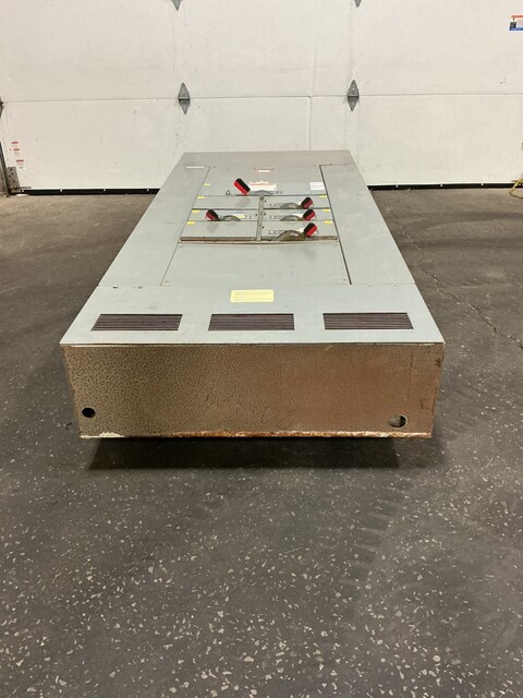 800 Amp. Square D, 44-13839-10, QMB panelboard, 480 Volts, 3 phase, 3 W., 200 Amp. main disconnect switch (2 - Image 2