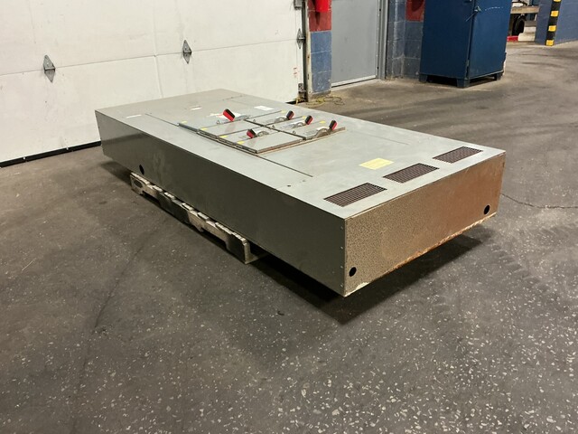 800 Amp. Square D, 44-13839-10, QMB panelboard, 480 Volts, 3 phase, 3 W., 200 Amp. main disconnect switch (2 - Image 3