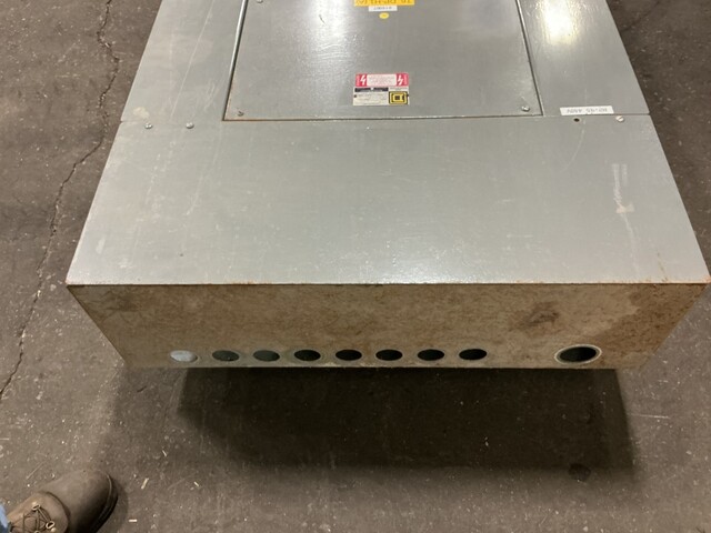 800 Amp. Square D, 44-13839-10, QMB panelboard, 480 Volts, 3 phase, 3 W., 200 Amp. main disconnect switch (2 - Image 7