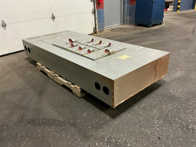 800 Amp. Square D, 44-13839-10, QMB panelboard, 480 Volts, 3 phase, 3 W., (2) 200 Amp. main disconnect - Image 3