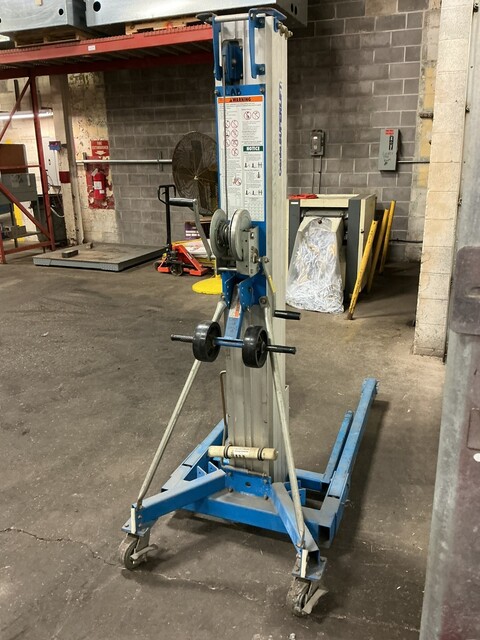 Genie #SL-15, Superlift material lift, 15' max. lift height - Image 5