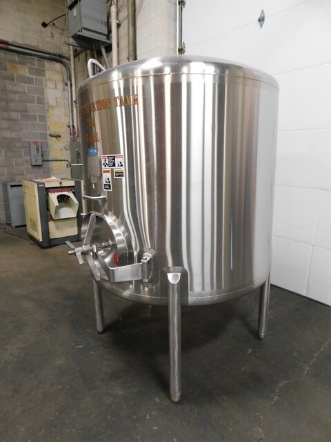 465 gallon Walker, 304 Stainless Steel tank, 15 BBL, coned top & bottom, 16" x 20" manway, CIP spray ball, 14 - Image 3