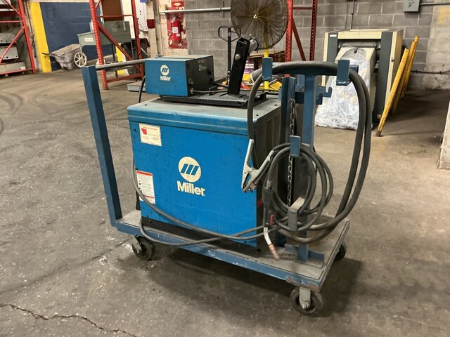 Miller #CP-302, CV/DC welding power source, 300 A. output, 32 V., 200/230/460 V., 3 Ph., 60 Hz., 12.3 KW - Image 4