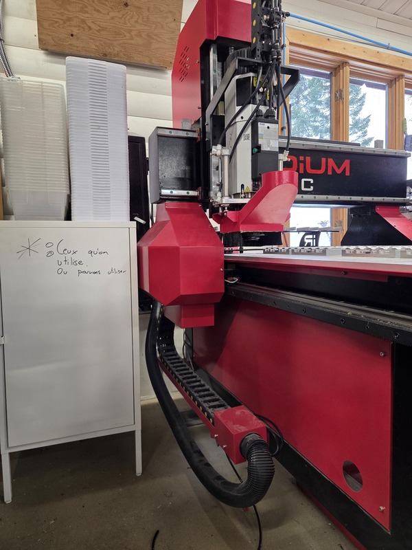 Iridium #STD-24x36, CNC Router, 24" x 36" table, 10 HP ISO30 spindle, 5-tool ATC, dust collector, Linux - Image 2