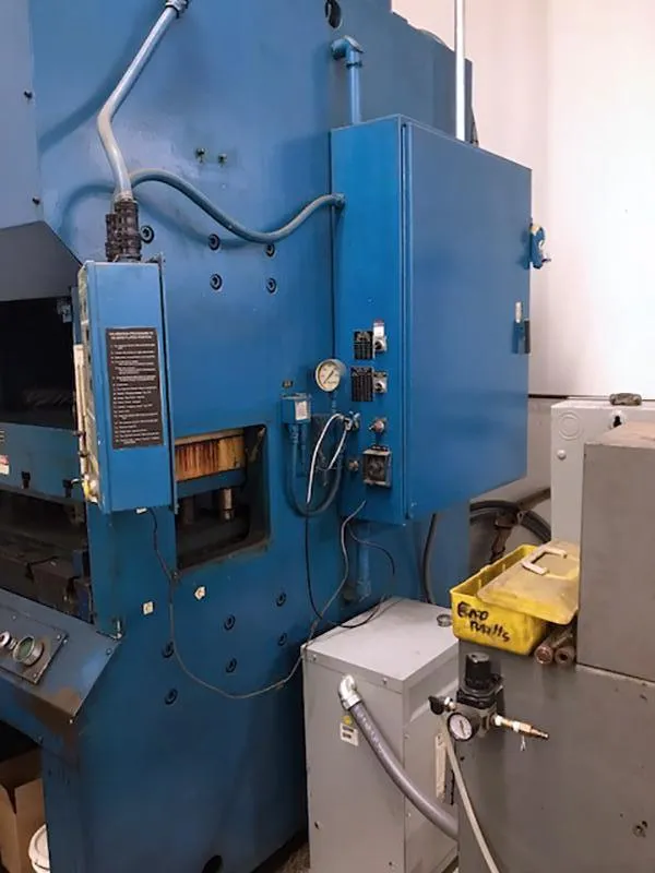 100 Ton, Greenerd #HTC-100, Hydraulic Gap Frame Press, 10" stroke, 21.7" dl, 32" x 27" bed/ram, 7" cylinder - Image 2