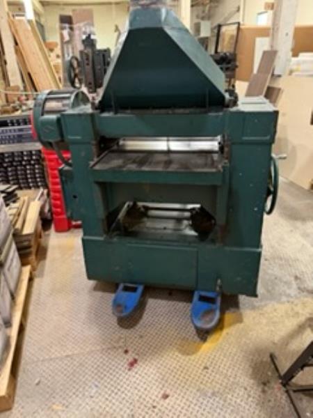 24" x 8" Oliver #299-D, Single Surface Planer, 10 HP cutterhead motor, 2 HP gear box, 15-60 FPM, sectional - Image 3