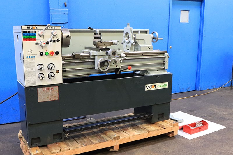 14" x 40" Victor #1440B, engine lathe, inch/metric thread, 4-Jaw - Image 3