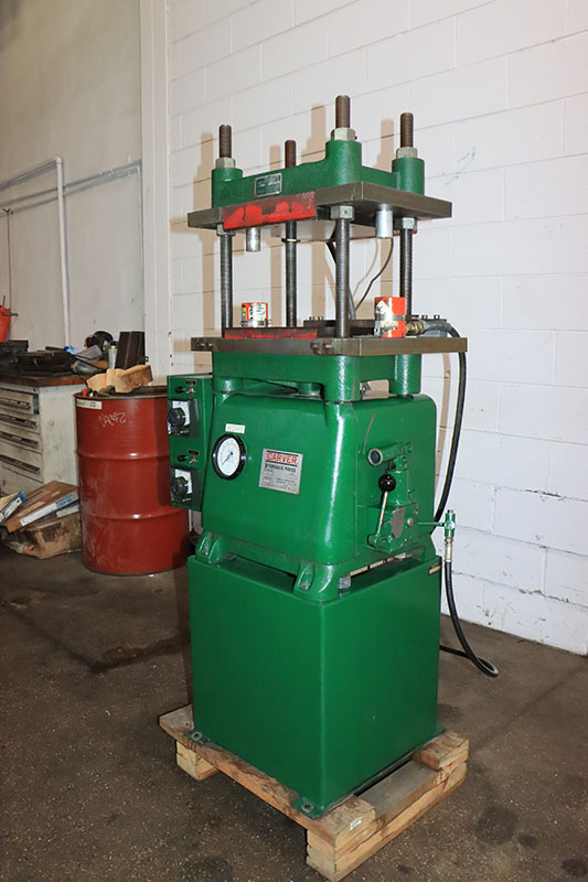 30 Ton, Carver #2629, hydraulic press, 10" stroke - Image 2