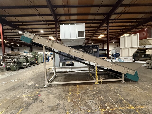 60" Wide x 22' Long Vecoplan, Cleated Conveyor, 3" High Cleats, 106" Discharge Height, 5 HP, 230/460 V., 2022 - Image 2