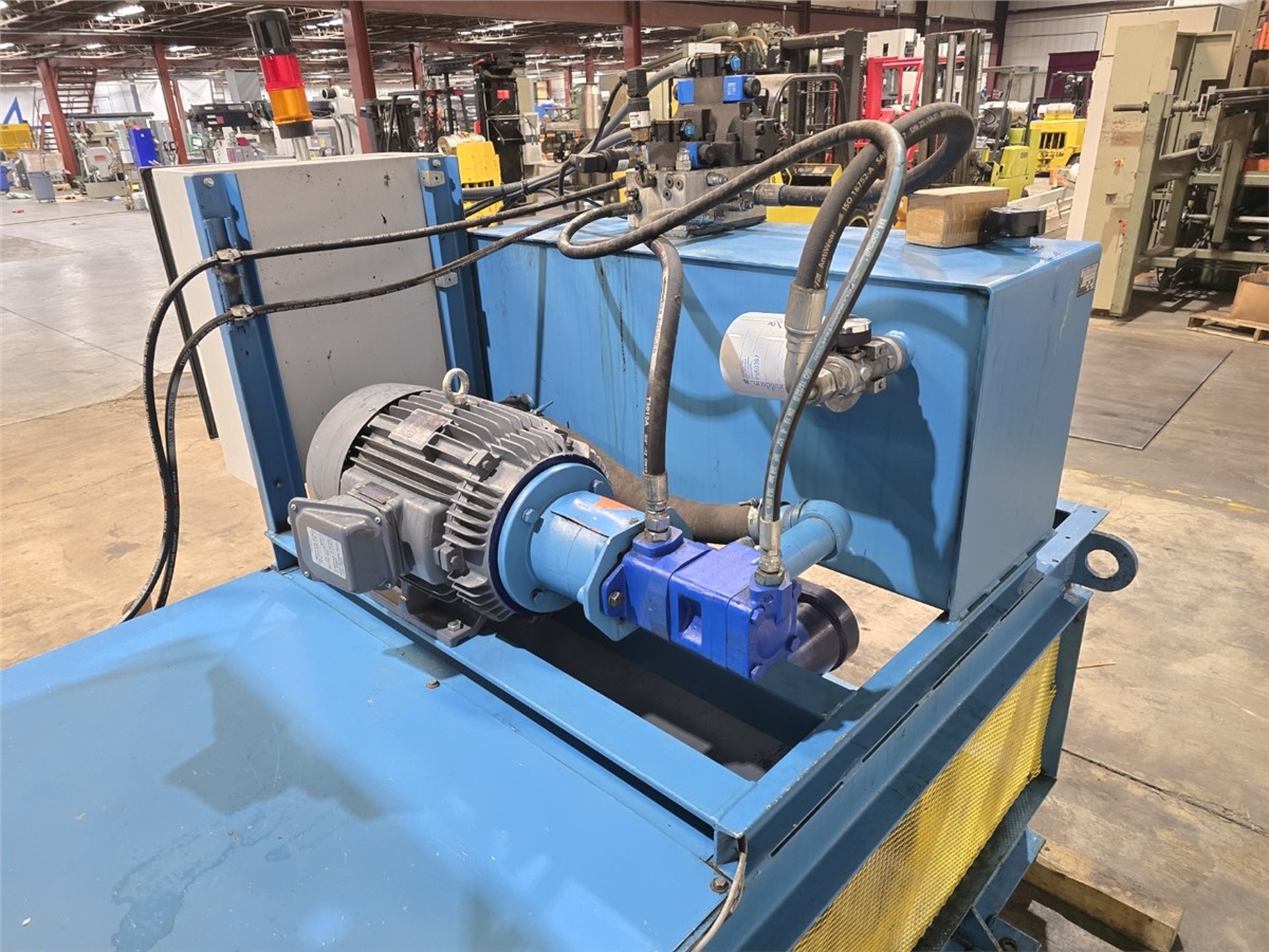 Summit #D7, Horizontal Baler - Image 6