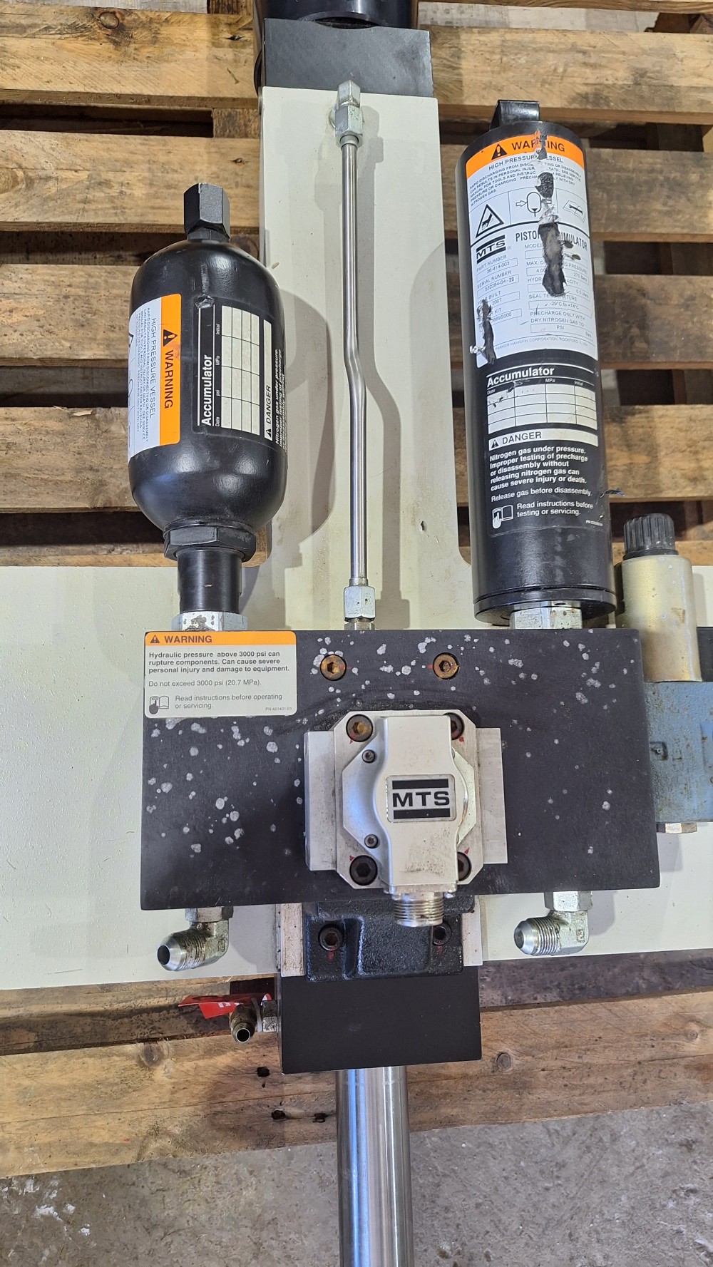 MTS #359.20 Hydraulic Actuator, 3.3 Kip, 15kN, 3000 Psi - Image 2