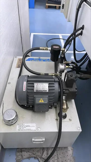 10" x 20" Supertec #G25P-50H, Cylindrical Grinder, 10" max. grinding diameter, 12-2/5" max. chucking length - Image 6