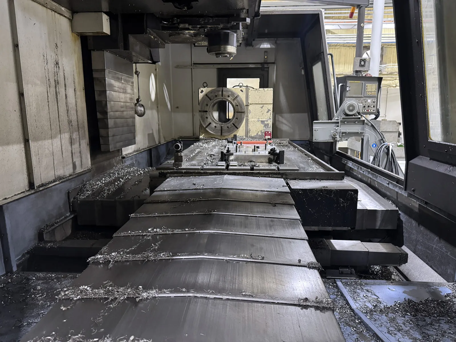 Daewoo Doosan #MV-8035, CNC Vertical Machining Center, 78.7" X, 37.7" Y, 31.4" Z, 94.5" x 35.4" table, 40 HP - Image 6