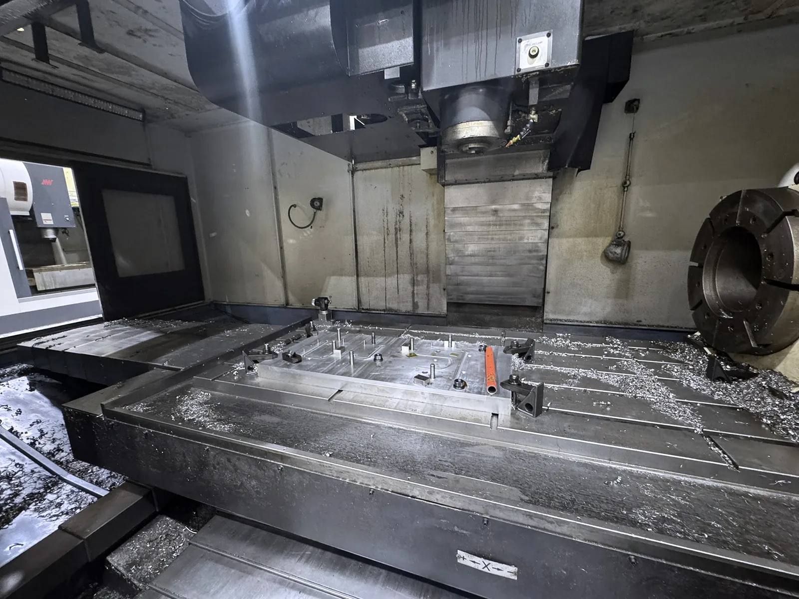 Daewoo Doosan #MV-8035, CNC Vertical Machining Center, 78.7" X, 37.7" Y, 31.4" Z, 94.5" x 35.4" table, 40 HP - Image 9