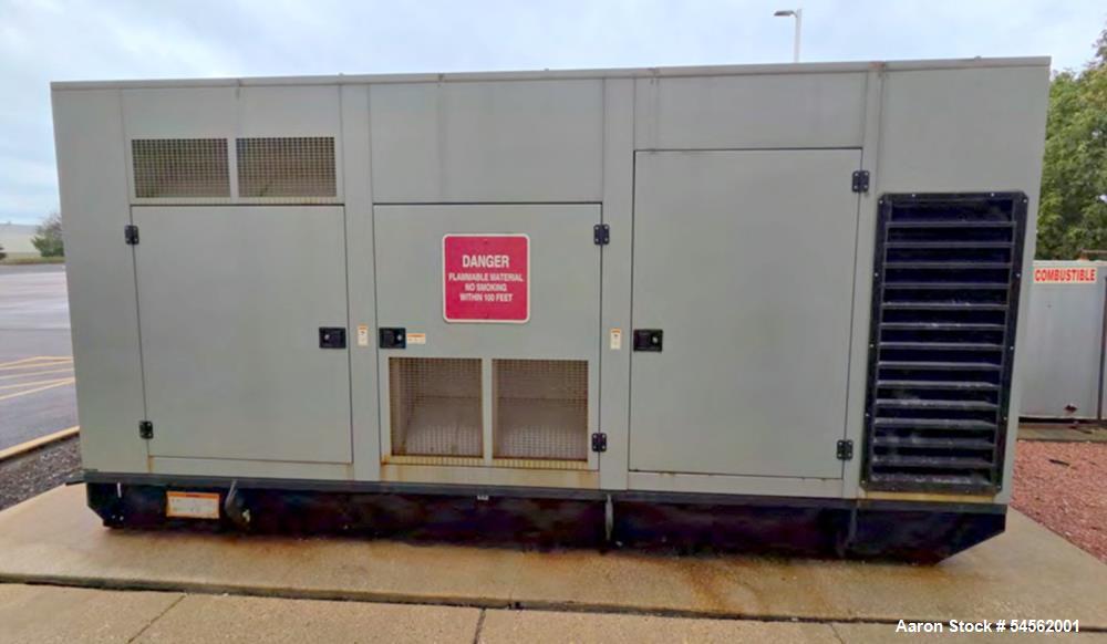 800 KW Caterpillar, Diesel Generator, #3412 engine, 480 Volts, 276 hours, 2006 - Image 1