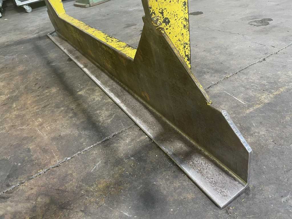 20,000 lb. Cullen-Friestedt, Sheet Lifter, 32-62" W, 84" legs - Image 5