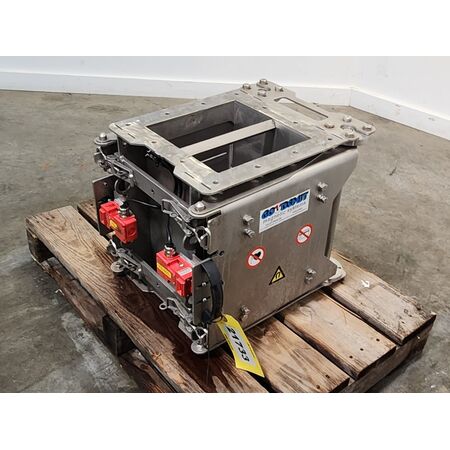 10" x 10" Goudsmit #SBPN925010, External Pole Magnet, Manual Quick Clean - Image 3