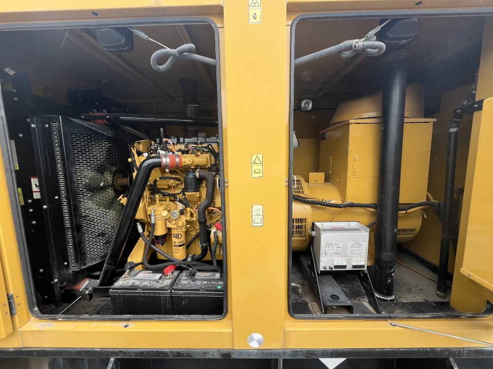 250 KW Caterpillar #C9, diesel generator set, 277/480 Volts, 1800 RPM, 550 hours, weatherproof enclosure, 400 - Image 6