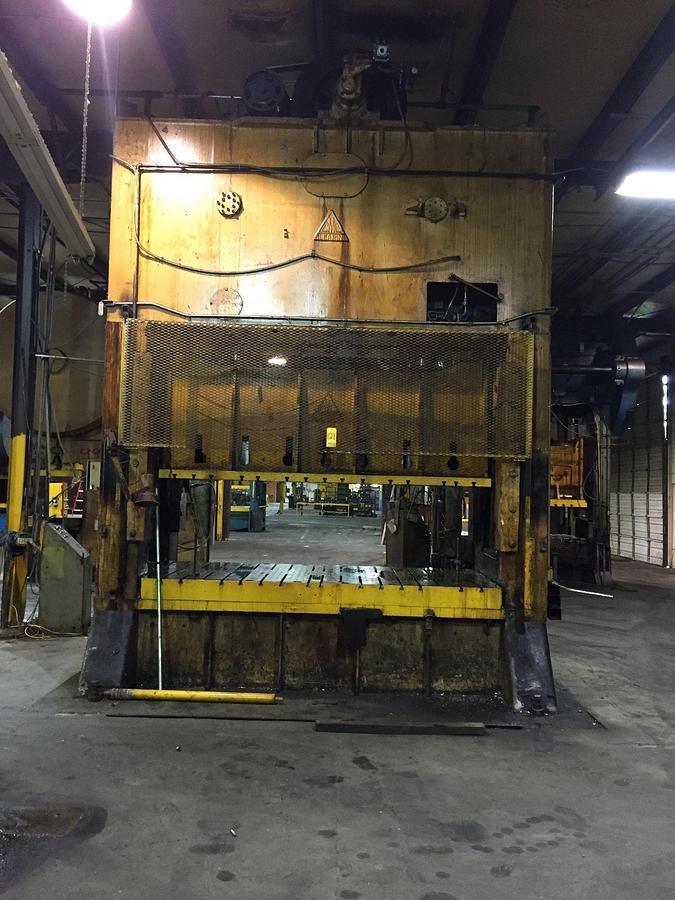 300 Ton, USI Clearing #S4-300-144-72, 4-Point Eccentric Geared Mechanical Stamping Press, 12" Stroke, 34" - Image 9