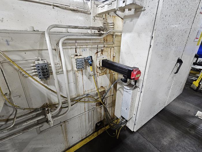 No. 250 Rotoflo, Spline Roller, 36" Rack, 45" Stroke, 25 HP, Fanuc 35i Control, M-10iA Robot Loader, 1990 - Image 4
