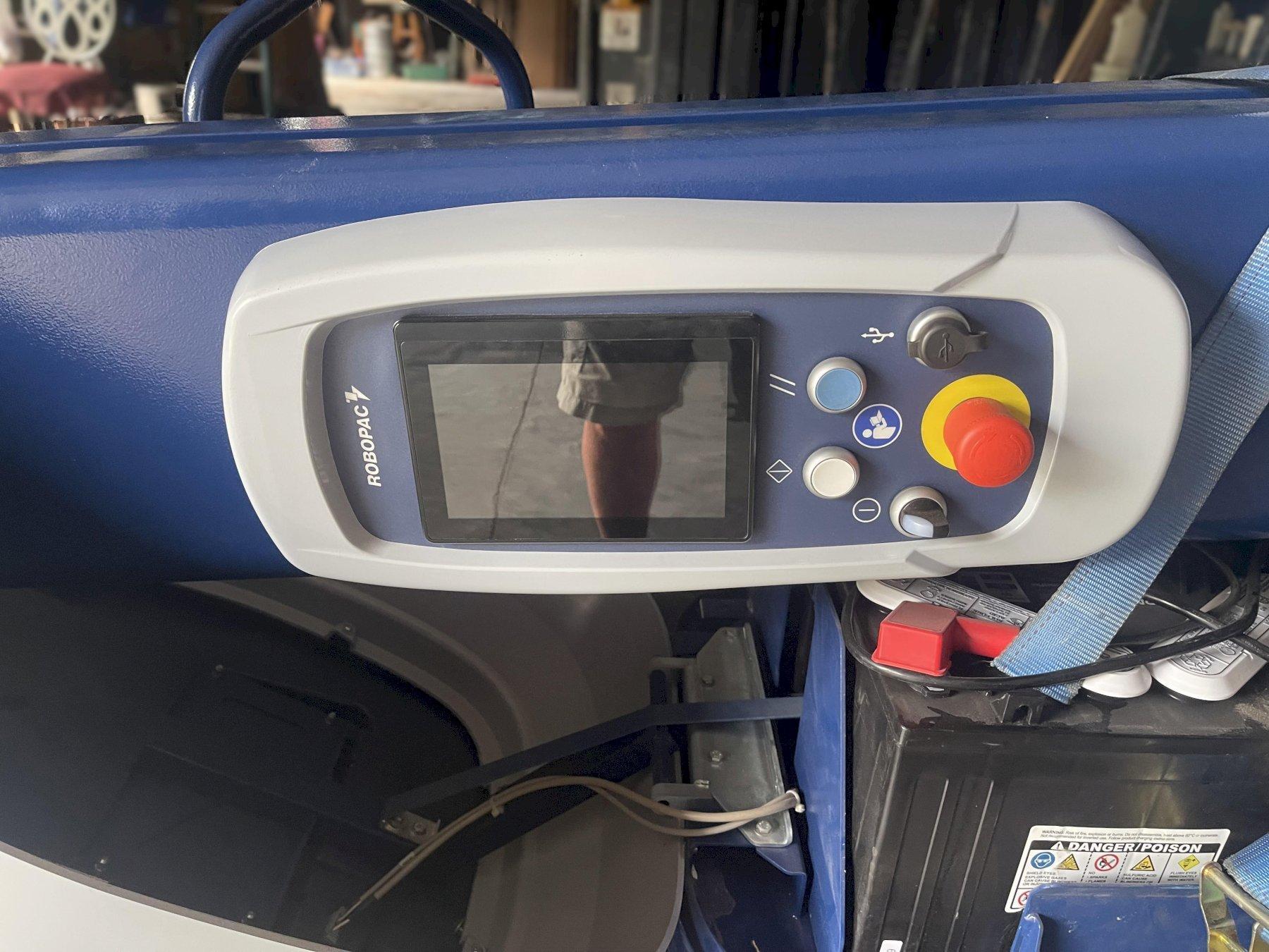 Robopac #Robot-S7, pallet stretch wrapper, 110" max load height, 30 loads/hr., 20" or 30" film width - Image 3