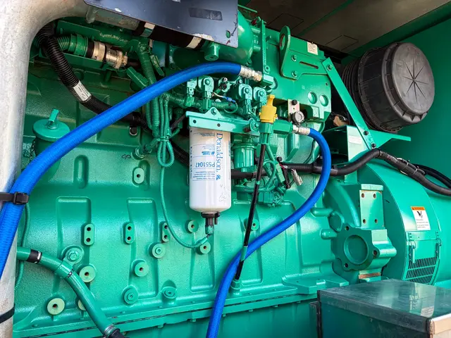 500 KW Cummins #DFEK-10462054, diesel generator set, standby, enclosed, 277/480 Volts, 3 phase, 267 hours - Image 4