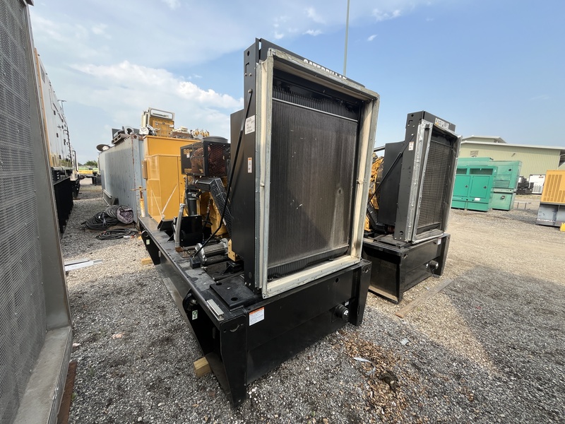500 KW Caterpillar #3456, diesel generator set, 277/480 Volts, 700 hours, 1800 RPM, open skid, 300 gal. - Image 5